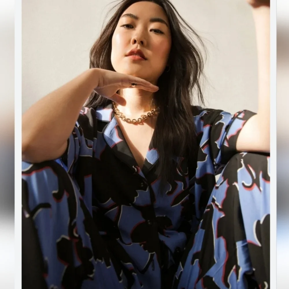 Refinery 29 Piera Cropped Wild Cat Novelty‎ Print Button Down Lounge Top Size S